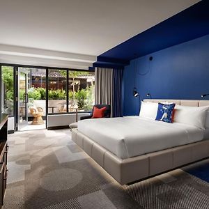 Premier King Room Terrace Courtyard View